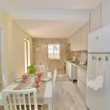 Lazy Days House - 2br With Terrace And Bbq Apartman *